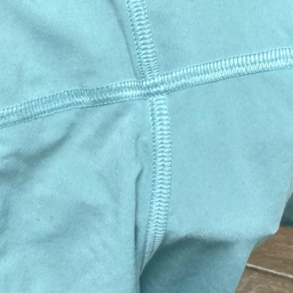 Lululemon Hotty Hot Low Rise Short - Picture 5 of 10